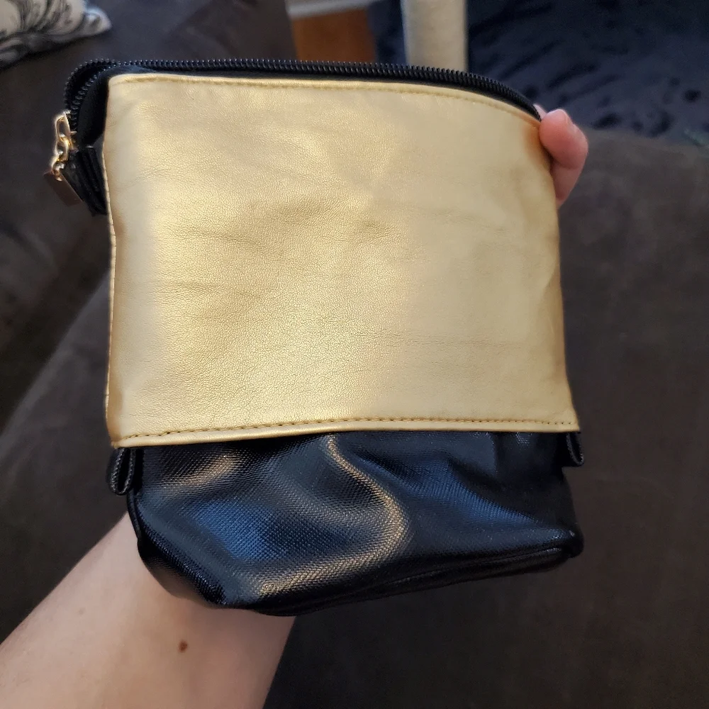 Push Pouch pencil case ✨️ - black & gold never used!
